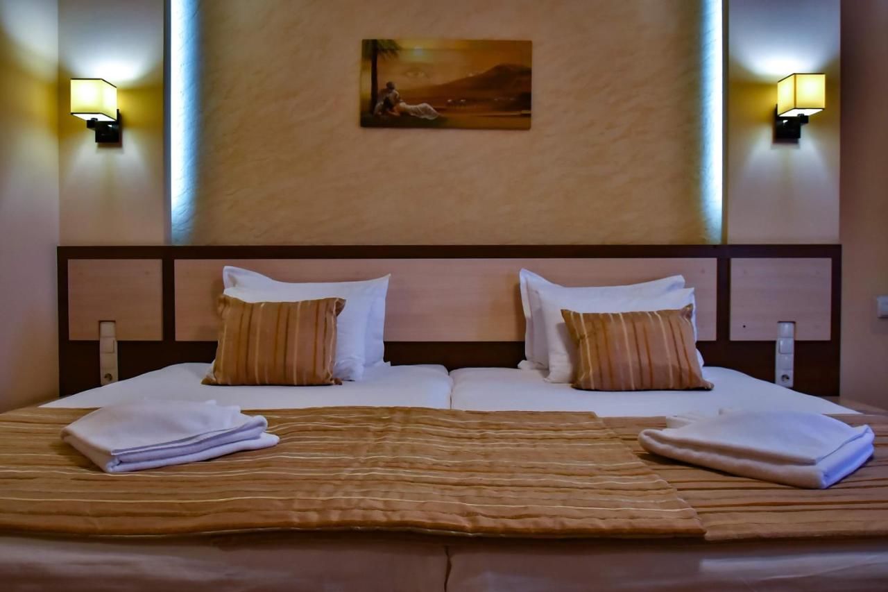 Отель 7 Sky Hotel Klinicheskaya Street (2d entrance) Киев-15