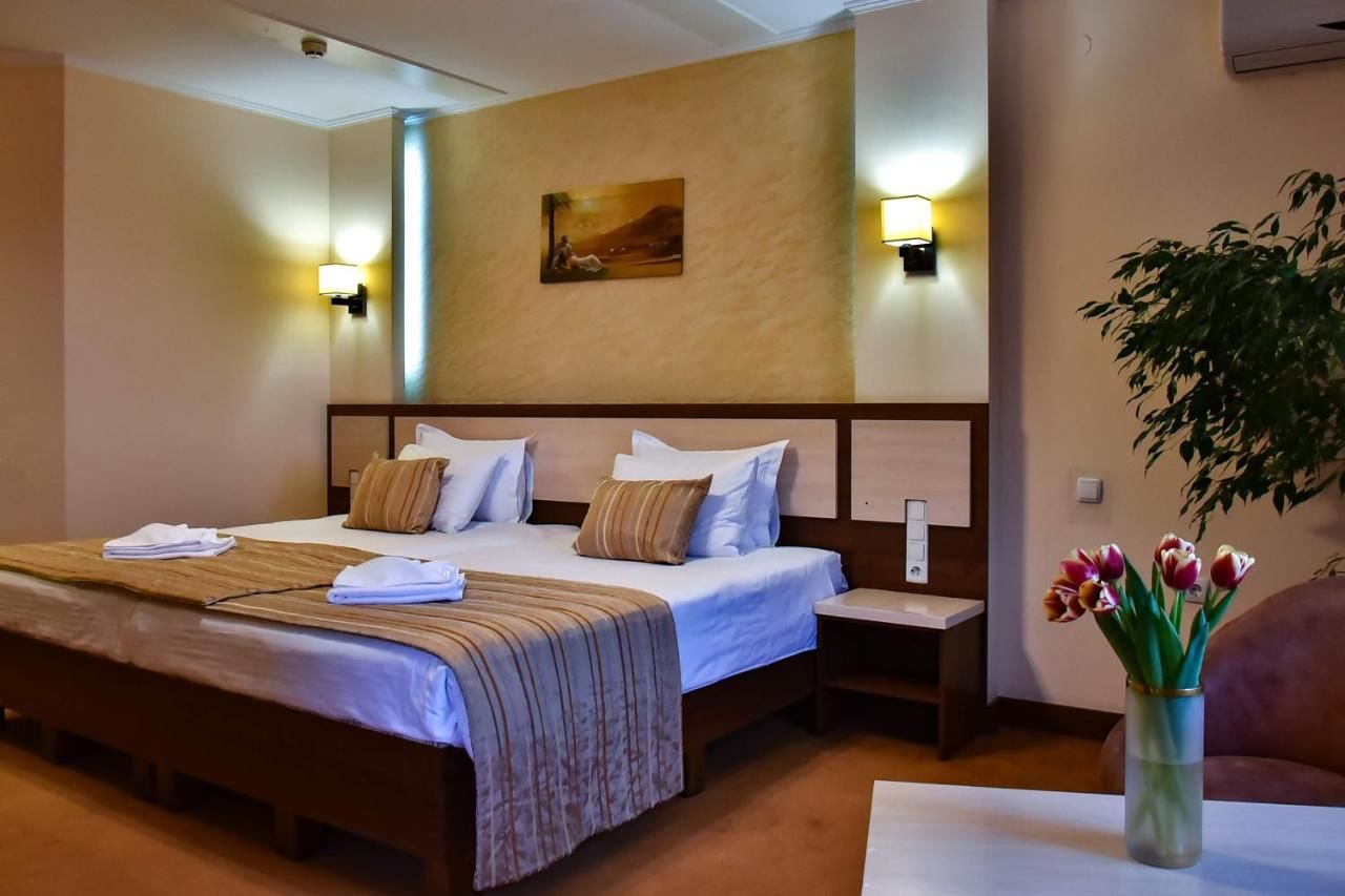 Отель 7 Sky Hotel Klinicheskaya Street (2d entrance) Киев-17