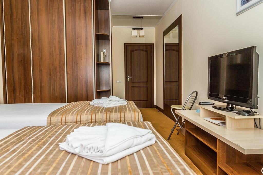 Отель 7 Sky Hotel Klinicheskaya Street (2d entrance) Киев-51